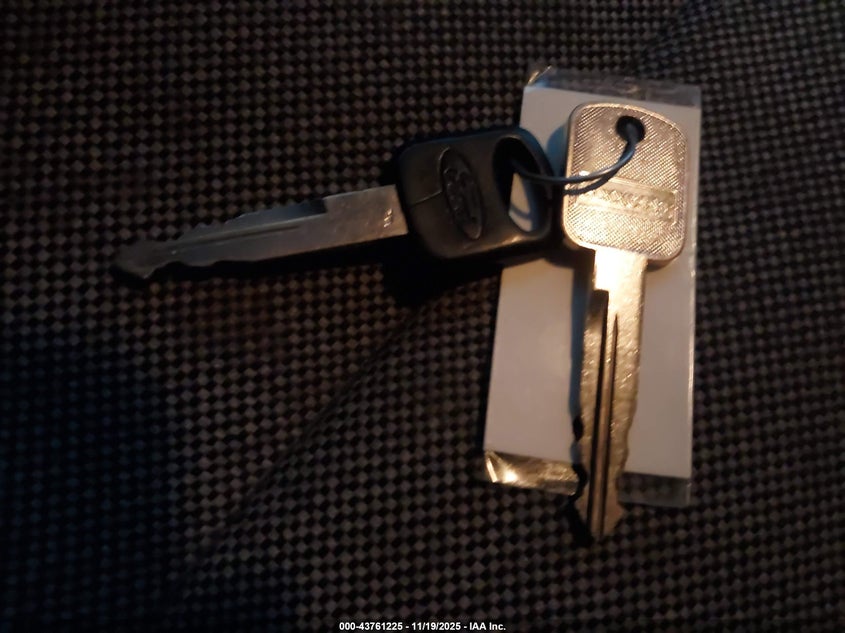 2001 Ford E-350 Super Duty Commercial/Recreational VIN: 1FTSE34L41HB29863 Lot: 43761225