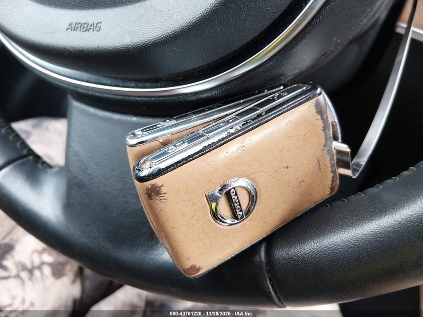 2016 Volvo Xc90 T6 Inscription VIN: YV4A22PL6G1034598 Lot: 43761228