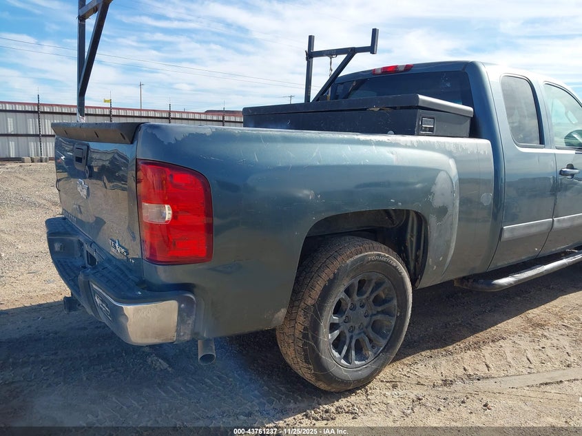 2008 Chevrolet Silverado 1500 Lt1 VIN: 2GCEC19JX81335393 Lot: 43761237