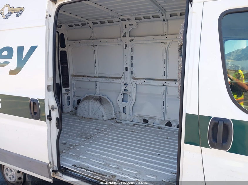 2017 Ram Promaster 1500 High Roof 136 Wb VIN: 3C6TRVBG2HE512346 Lot: 43761356