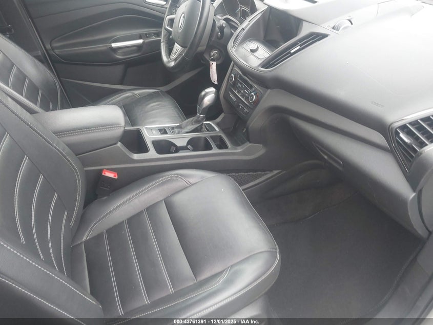 1FMCU0HD8JUC74027 2018 FORD ESCAPE photo no. 5