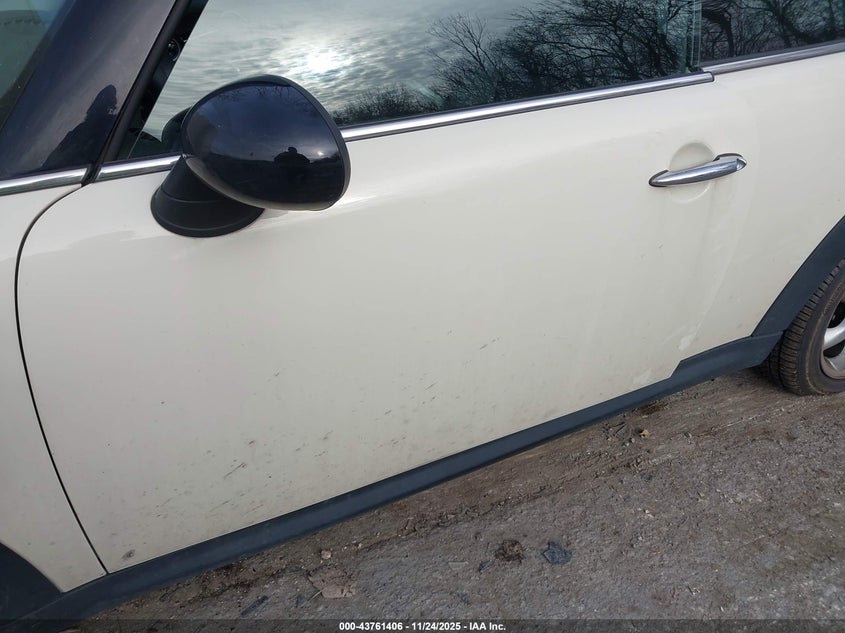 2007 Mini Cooper S VIN: WMWMF73577TL92996 Lot: 43761406