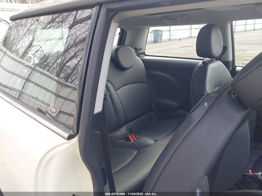 2007 Mini Cooper S VIN: WMWMF73577TL92996 Lot: 43761406