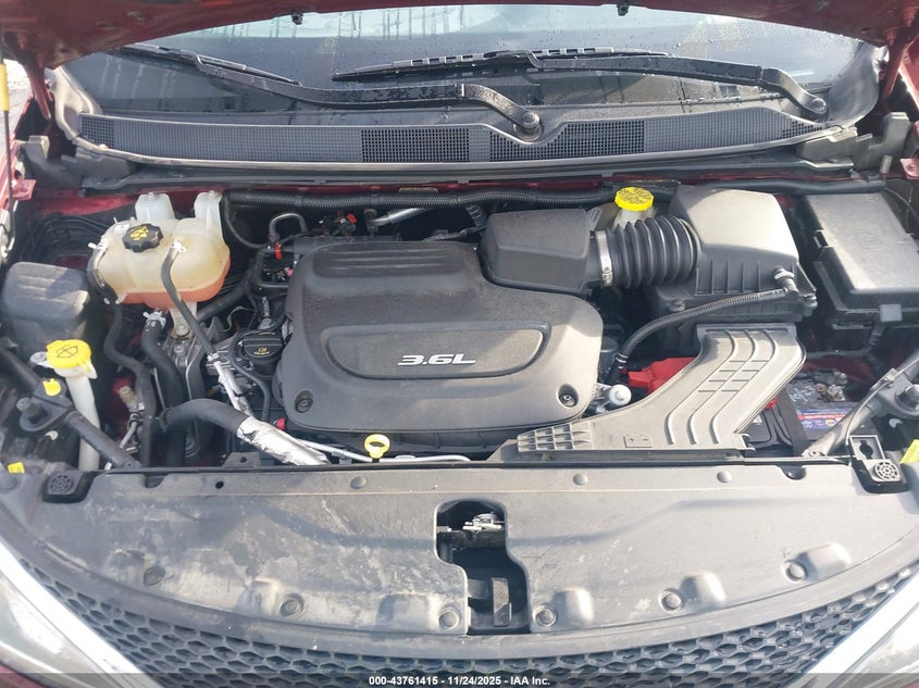 2017 Chrysler Pacifica Touring-L Plus VIN: 2C4RC1EGXHR592308 Lot: 43761415