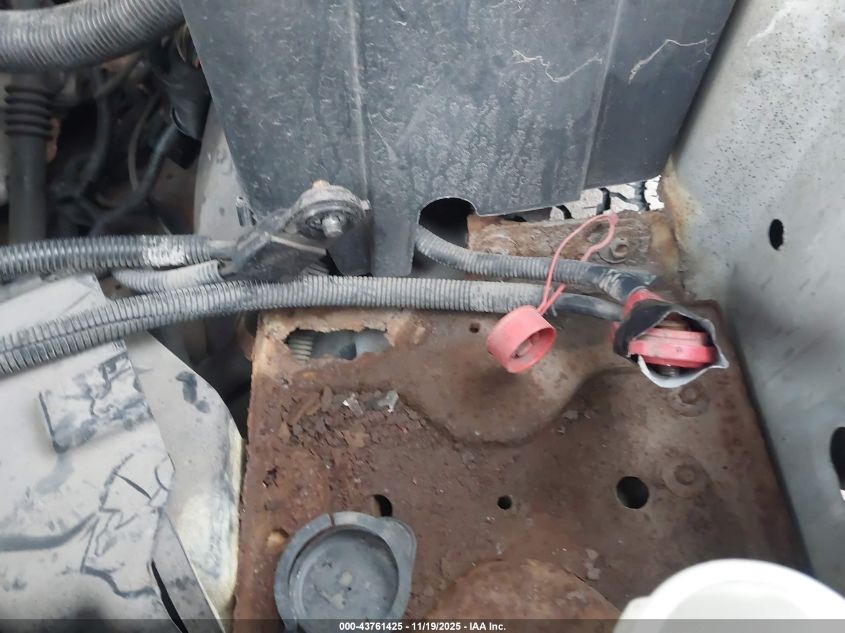 2000 GMC Sierra 1500 Sl VIN: 1GTEK14V3YZ261223 Lot: 43761425