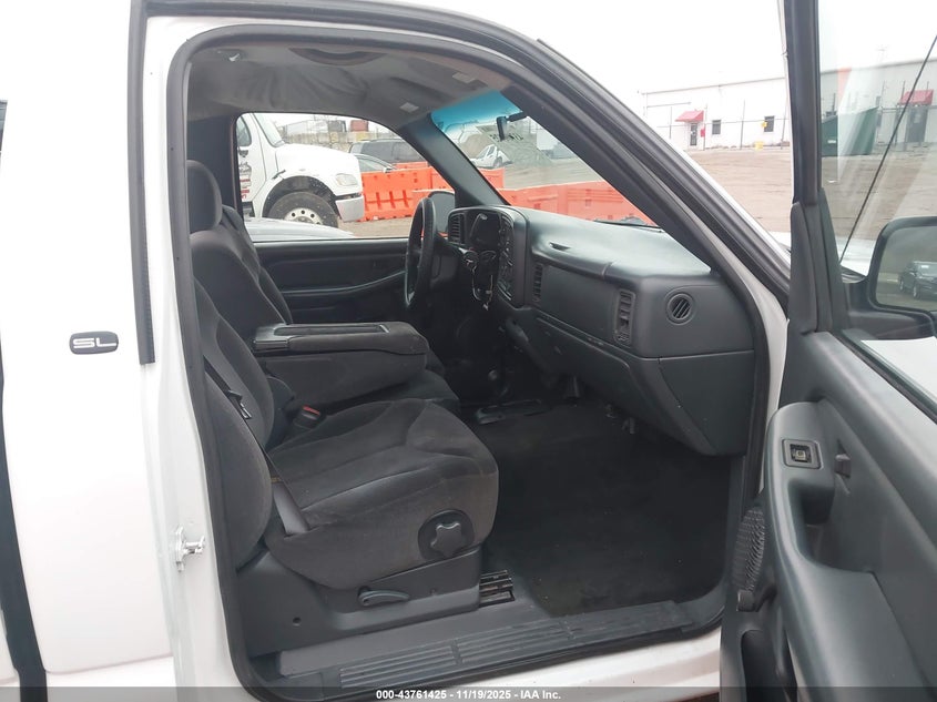 1GTEK14V3YZ261223 2000 GMC SIERRA photo no. 5