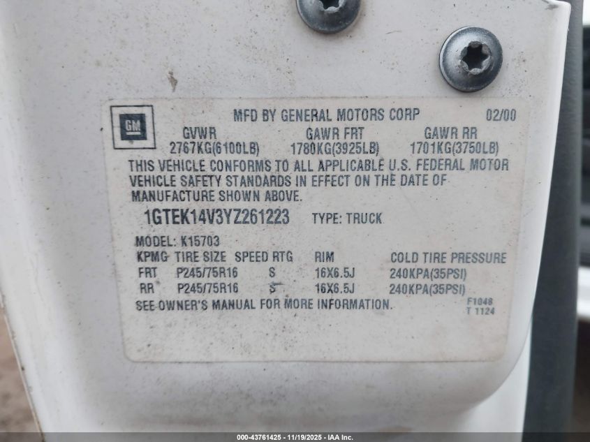 2000 GMC Sierra 1500 Sl VIN: 1GTEK14V3YZ261223 Lot: 43761425