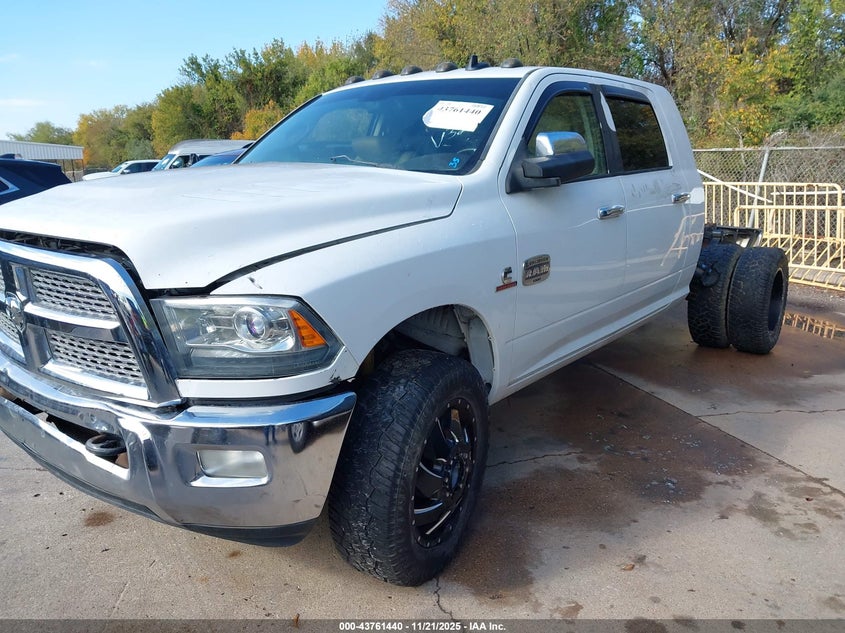 3C63RRNL1DG616633 2013 RAM 3500 photo no. 2