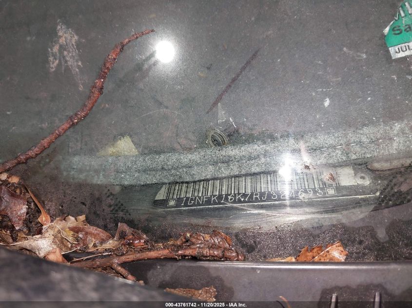 1994 Chevrolet Suburban K1500 VIN: 1GNFK16K7RJ324693 Lot: 43761742