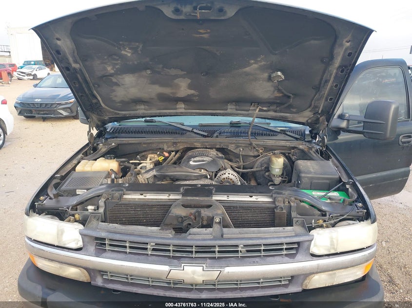 2001 Chevrolet Tahoe Ls VIN: 1GNEC13T51R100768 Lot: 43761763