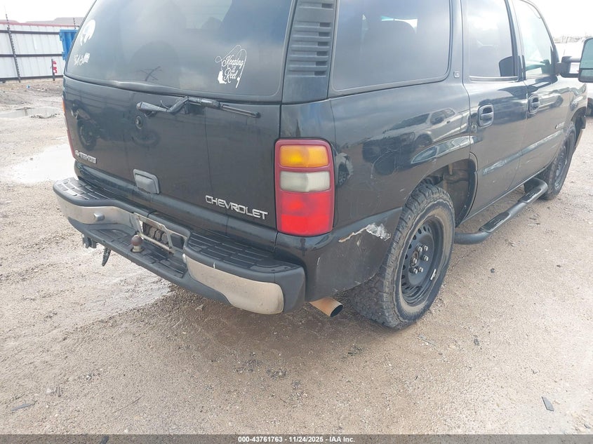 2001 Chevrolet Tahoe Ls VIN: 1GNEC13T51R100768 Lot: 43761763