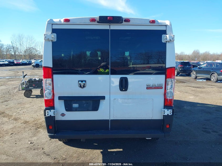 2022 Ram Promaster 2500 Low Roof 136 Wb VIN: 3C6LRVVG2NE102895 Lot: 43761765