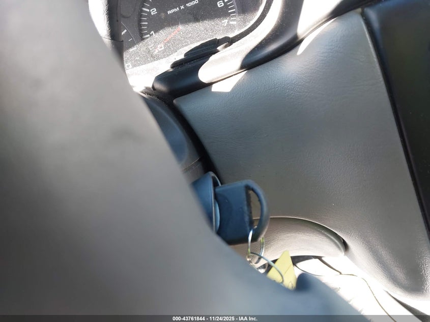 2000 Ford Taurus Se VIN: 1FAFP58S2YA213245 Lot: 43761844