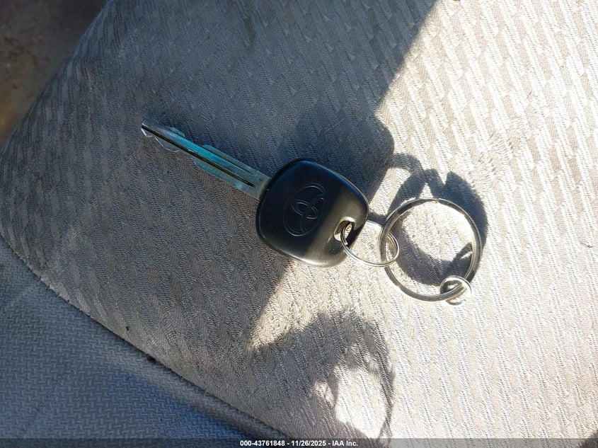 2004 Toyota Highlander V6 VIN: JTEEP21A940038610 Lot: 43761848