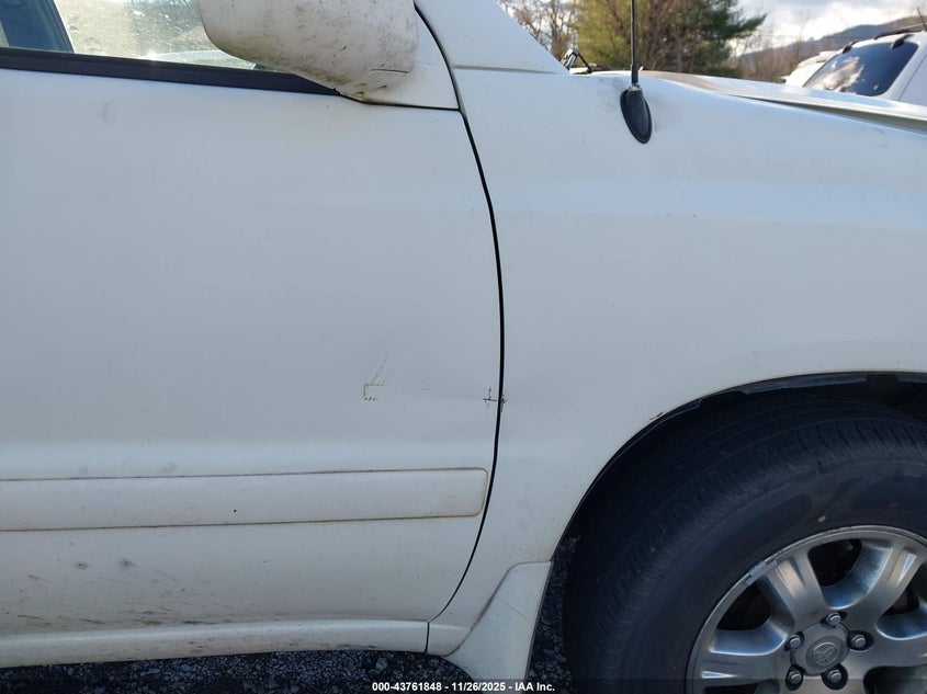 2004 Toyota Highlander V6 VIN: JTEEP21A940038610 Lot: 43761848