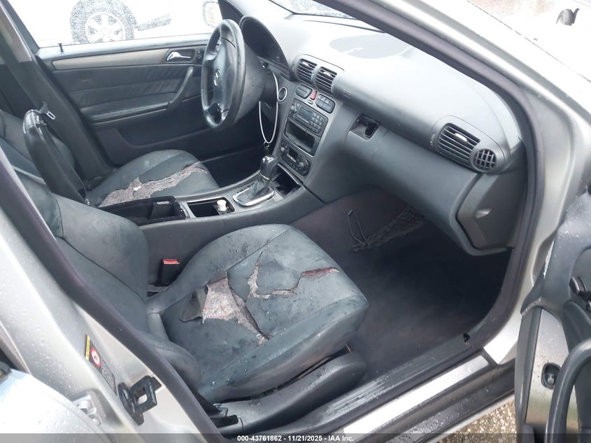 WDBRF64J51F012587 2001 MERCEDES-BENZ C-KLASSE photo no. 5