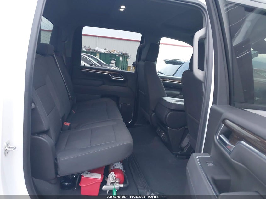1GC4KTEY9SF300227 2025 CHEVROLET SILVERADO photo no. 3