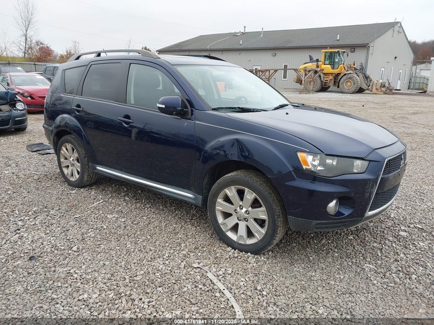MITSUBISHI OUTLANDER SE