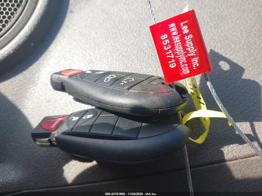 2008 Jeep Commander Sport VIN: 1J8HG48K48C233071 Lot: 43761989