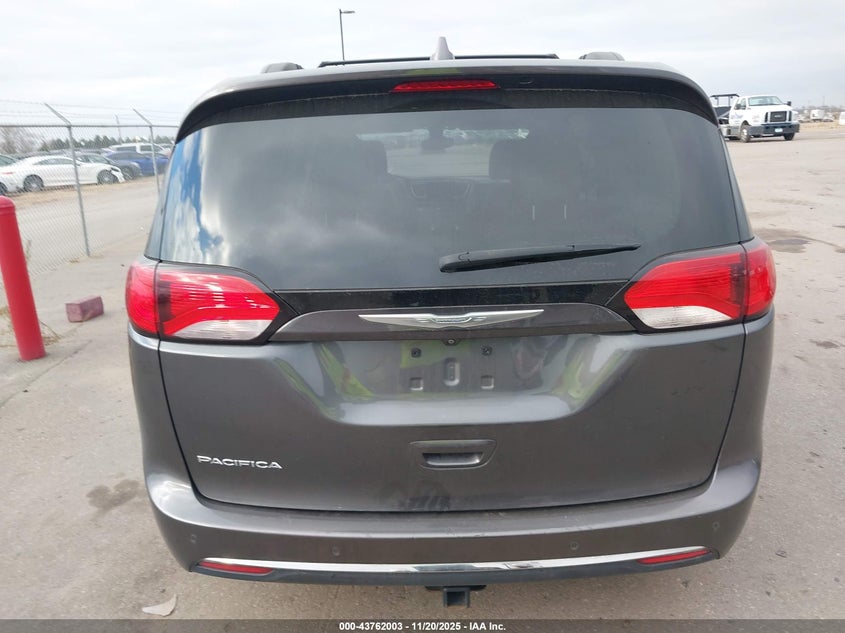 2017 Chrysler Pacifica Touring-L VIN: 2C4RC1BG6HR507520 Lot: 43762003