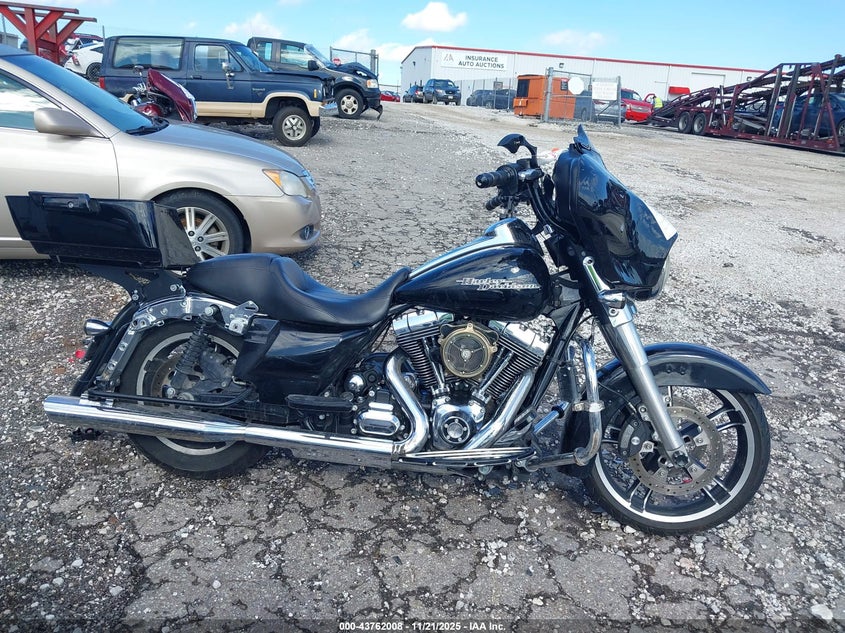 2016 Harley-Davidson Flhx Street Glide VIN: 1HD1KBM15GB645527 Lot: 43762008