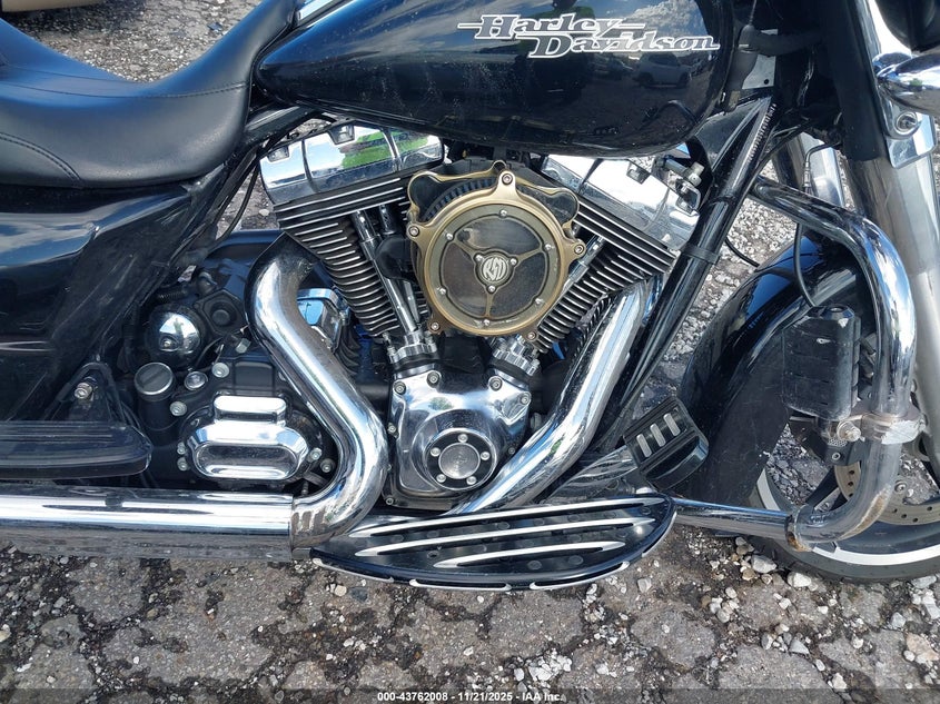 2016 Harley-Davidson Flhx Street Glide VIN: 1HD1KBM15GB645527 Lot: 43762008