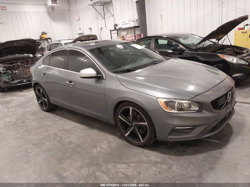 VOLVO S60 T6 R-DESIGN PLATINUM