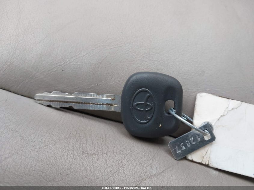 2000 Toyota Avalon Xls VIN: 4T1BF28B2YU041609 Lot: 43762015