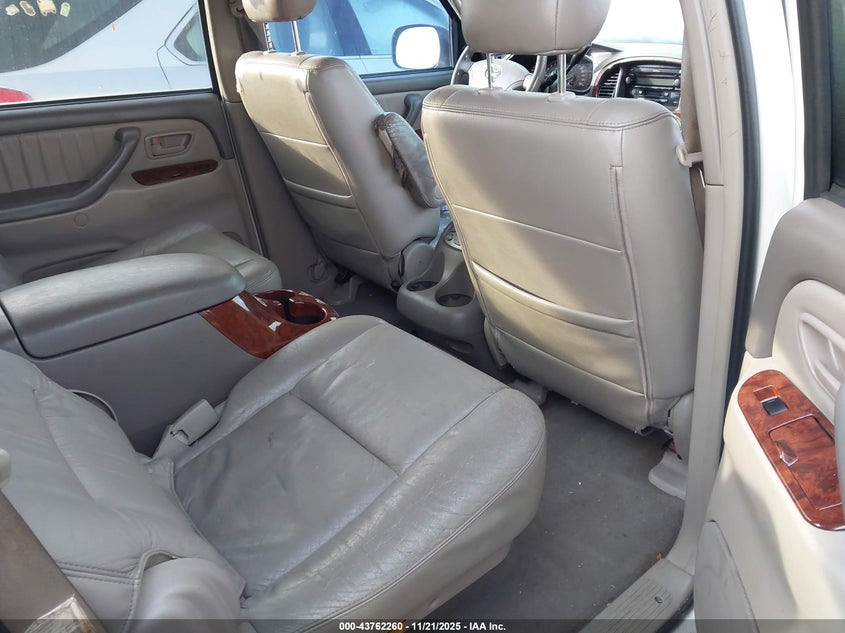 2005 Toyota Sequoia Limited V8 VIN: 5TDZT38AX5S254817 Lot: 43762260