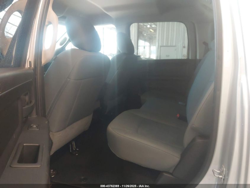 2018 Ram 3500 Tradesman 4X2 6'4 Box VIN: 3C63R2CLXJG228788 Lot: 43762369