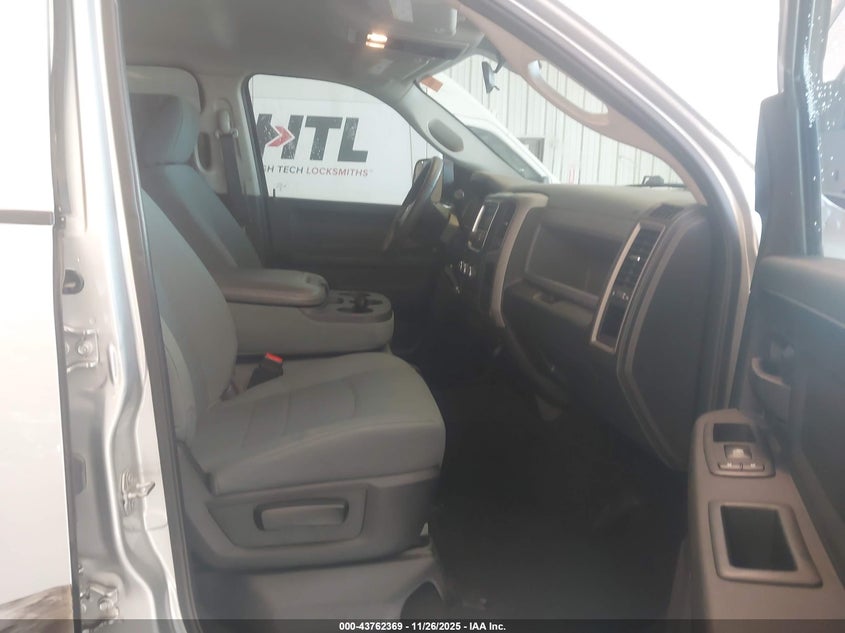 2018 Ram 3500 Tradesman 4X2 6'4 Box VIN: 3C63R2CLXJG228788 Lot: 43762369