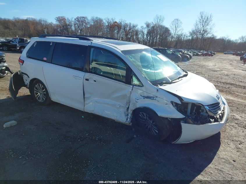 TOYOTA SIENNA XLE V6