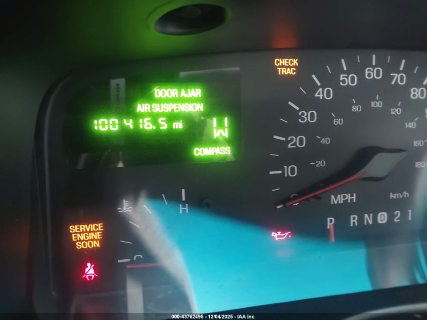 1999 Lincoln Town Car Signature VIN: 1LNFM82W2XY600492 Lot: 43762495