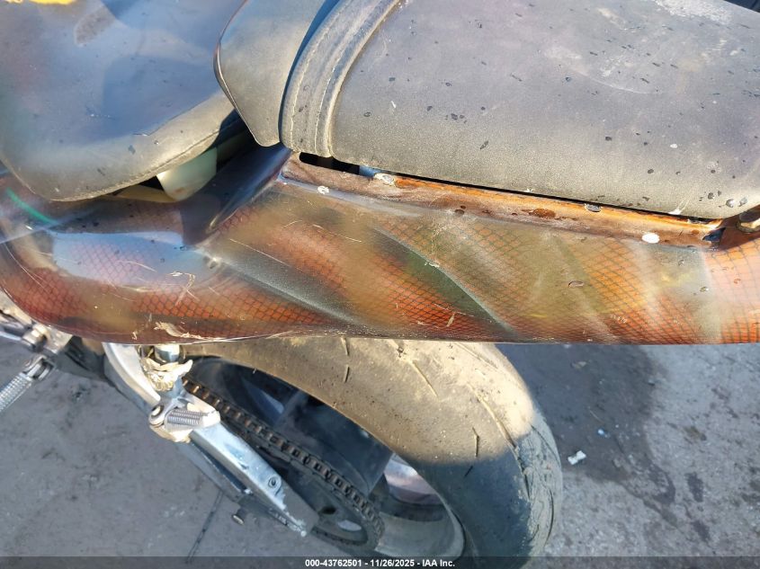 2000 Yamaha Yzfr6 L VIN: JYARJ04EXYA005492 Lot: 43762501