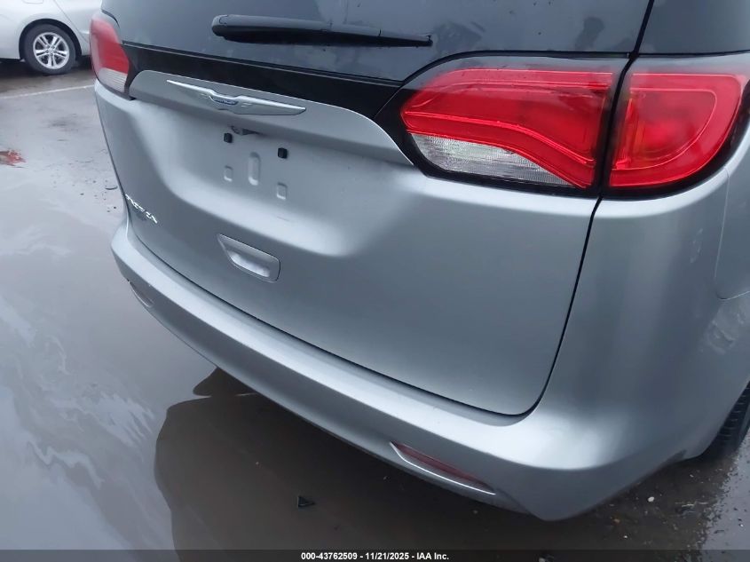 2017 Chrysler Pacifica Touring VIN: 2C4RC1DG0HR711968 Lot: 43762509