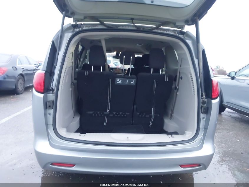 2017 Chrysler Pacifica Touring VIN: 2C4RC1DG0HR711968 Lot: 43762509