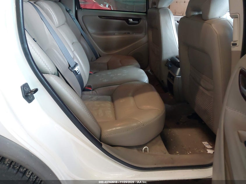 2004 Volvo Xc70 2.5T VIN: YV1SZ59H141133283 Lot: 43762618