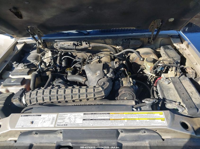 2000 Ford Explorer Xls VIN: 1FMZU62X4YZB82622 Lot: 43762819