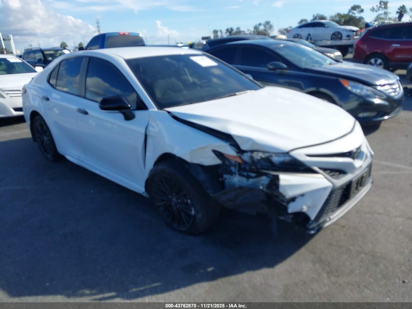 TOYOTA CAMRY SE NIGHTSHADE EDITION