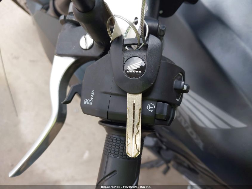 2025 Honda Cb500 F VIN: MLHPC7153S5100010 Lot: 43763166