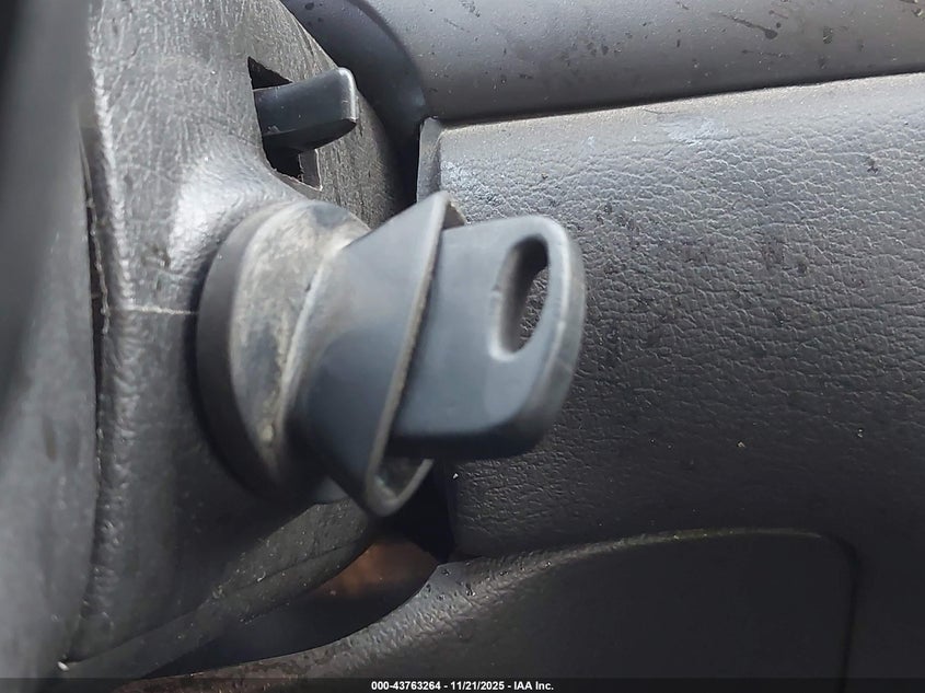 2002 Ford Mustang VIN: 1FAFP40492F215012 Lot: 43763264