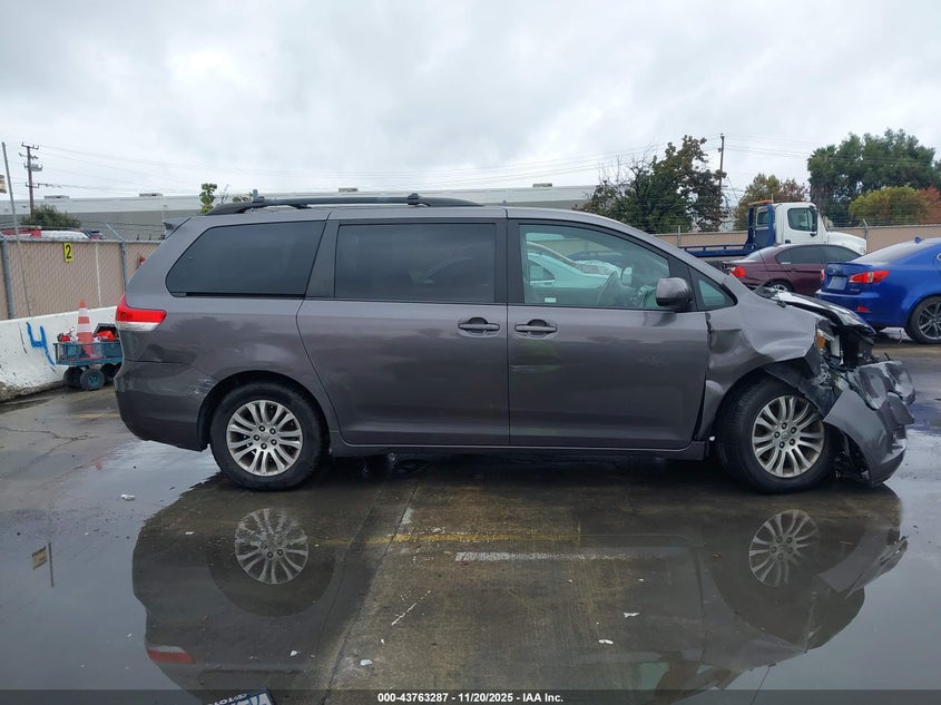 5TDYK3DC3ES456050 2014 TOYOTA SIENNA photo no. 12