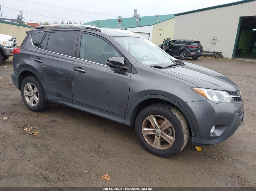 TOYOTA RAV4 XLE