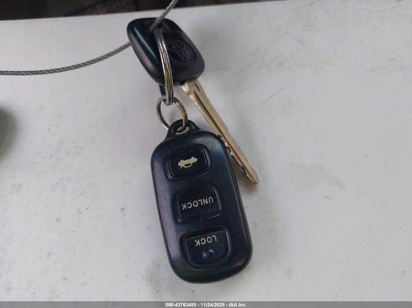 2002 Toyota Camry Le VIN: 4T1BE32K02U004258 Lot: 43763489