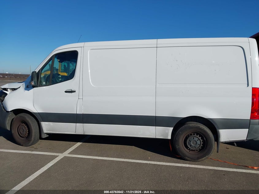 2022 Mercedes-Benz Sprinter 2500 Standard Roof V6 VIN: W1Y4EBHY9NT117599 Lot: 43763542