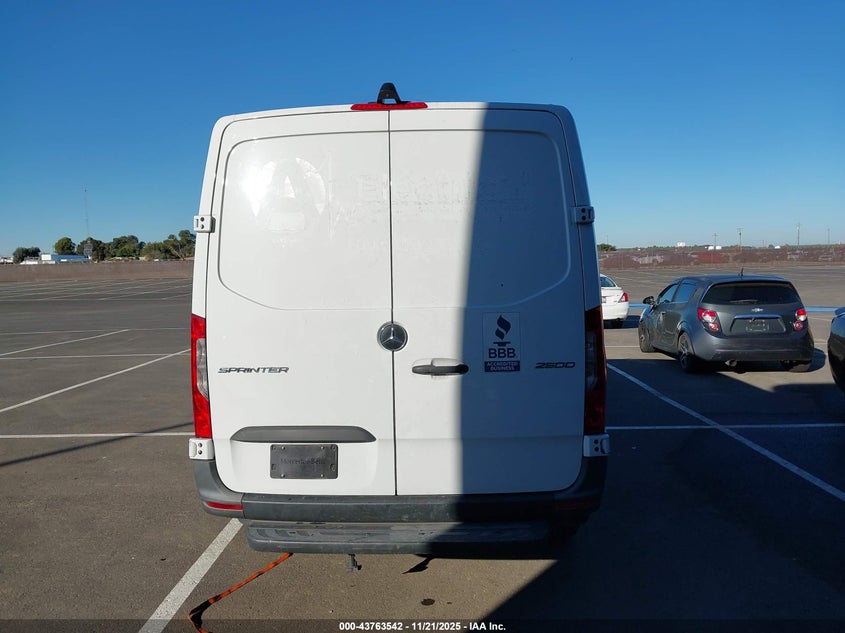 2022 Mercedes-Benz Sprinter 2500 Standard Roof V6 VIN: W1Y4EBHY9NT117599 Lot: 43763542