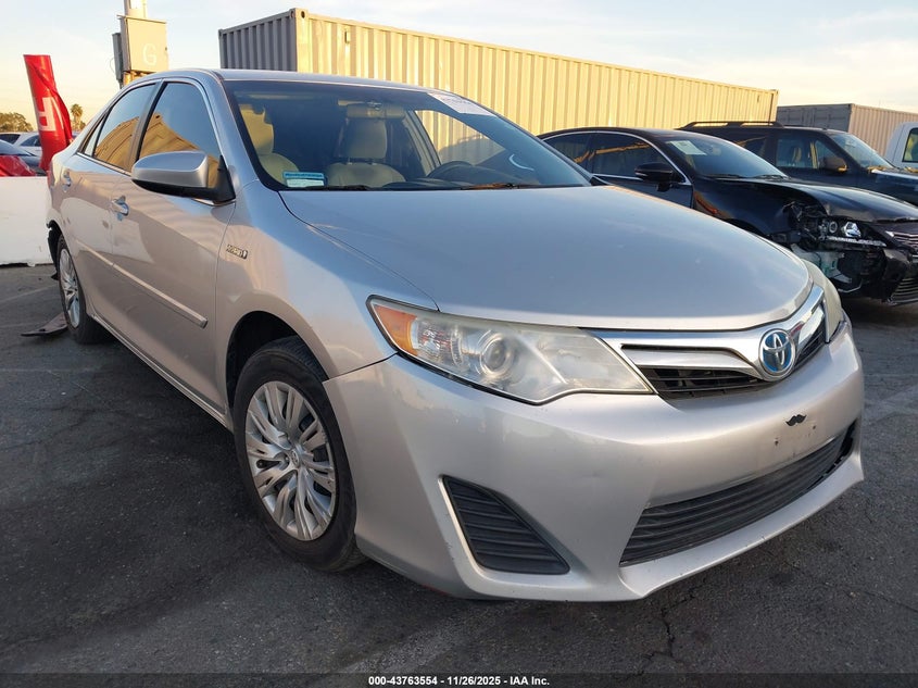 TOYOTA CAMRY HYBRID LE