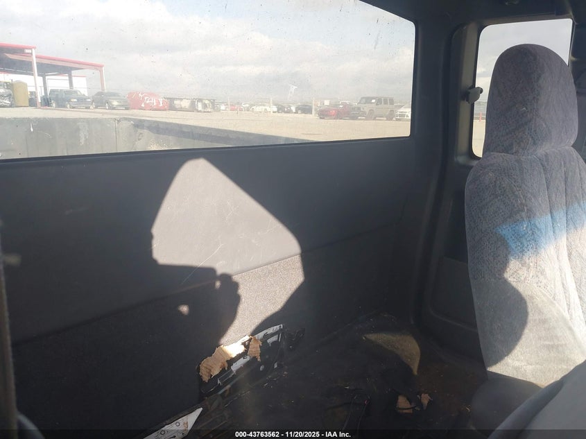 2001 GMC Sonoma Sls VIN: 1GTCT19W718107986 Lot: 43763562