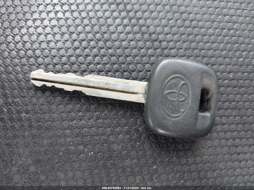 2004 Toyota Matrix Xr VIN: 2T1KR32E44C299738 Lot: 43763563