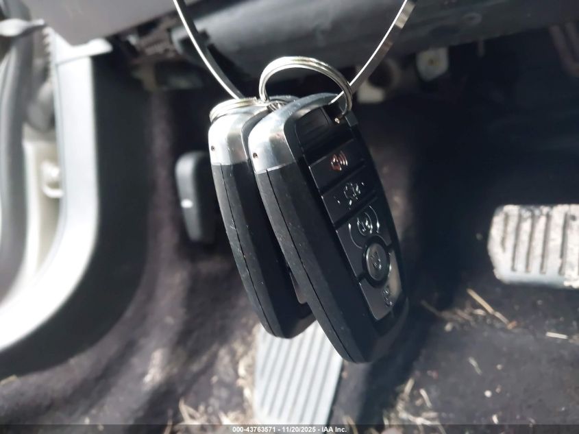 2017 Ford Fusion Energi Se Luxury VIN: 3FA6P0PU2HR160770 Lot: 43763571